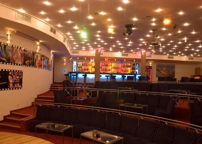 酒店 Stayflex By Helios - Kids Slide - Pools - Ac In The - Ev Station